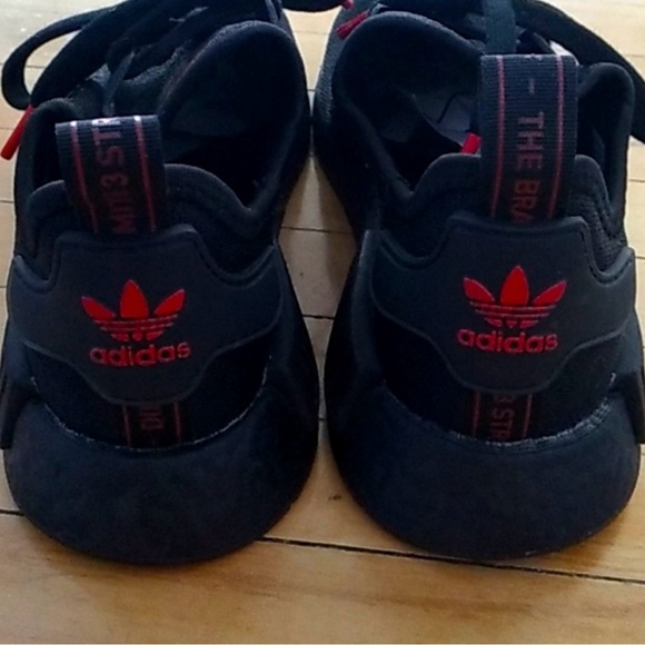 Women’s size 7 NMD r1 - Picture 3 of 4
